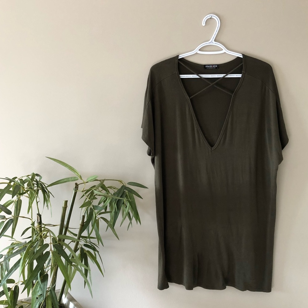 Crisscross neck detail - Green Tunic